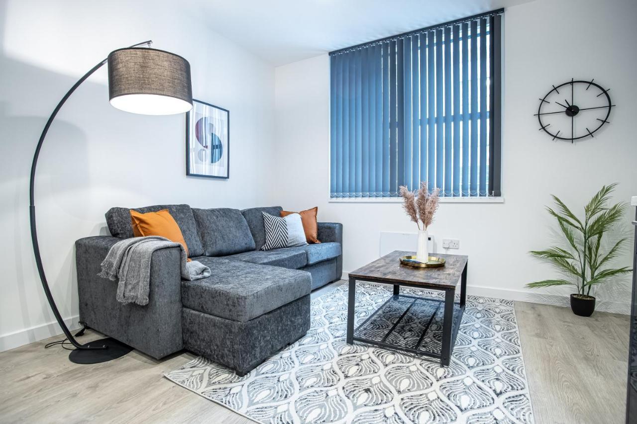 Two Bedroom - Central Peterborough Apartment - Bayard Apartments Экстерьер фото
