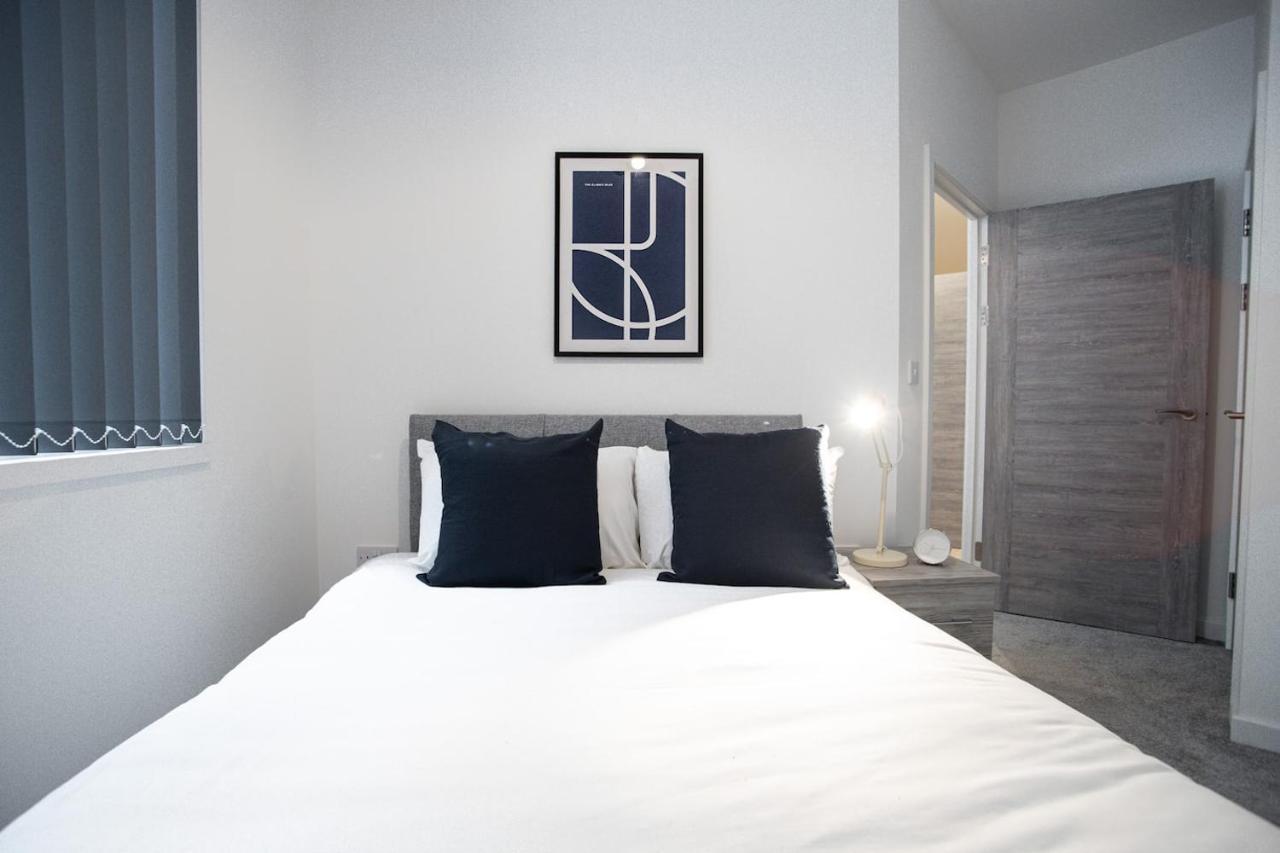 Two Bedroom - Central Peterborough Apartment - Bayard Apartments Экстерьер фото